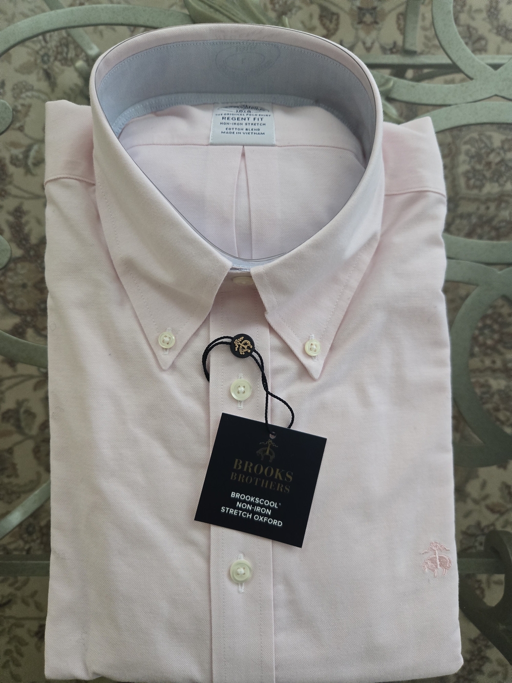 Brooks Brothers Men’s Light Pink Oxford Button-Down Shirt